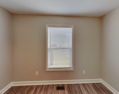 139 Parkers Pointe Drive - Photo Thumbnail 12