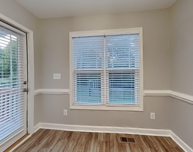 139 Parkers Pointe Drive - Photo Thumbnail 3