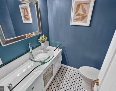 822 Loxford Terrace - Photo Thumbnail 5