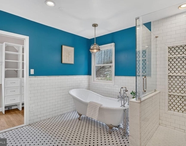822 Loxford Terrace - Photo Thumbnail 14