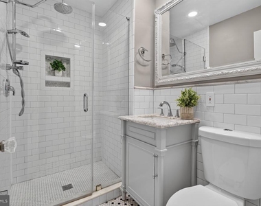 822 Loxford Terrace - Photo Thumbnail 11