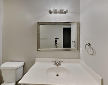3012 Brittany Drive - Photo Thumbnail 8
