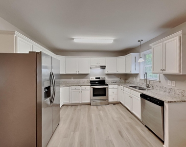 3012 Brittany Drive - Photo Thumbnail 5