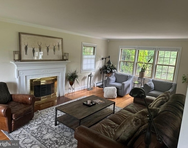 15117 Rosecroft Road - Photo Thumbnail 4