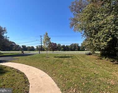15117 Rosecroft Road - Photo Thumbnail 16