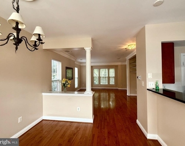 205 Garden View Way - Photo Thumbnail 6