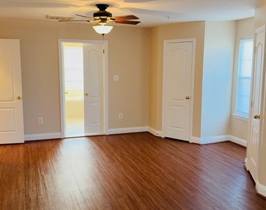 205 Garden View Way - Photo Thumbnail 24