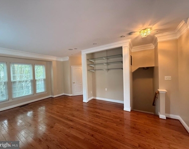 205 Garden View Way - Photo Thumbnail 15