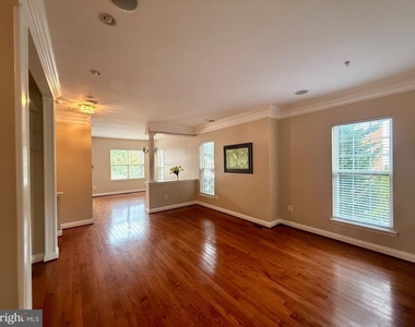 205 Garden View Way - Photo Thumbnail 12