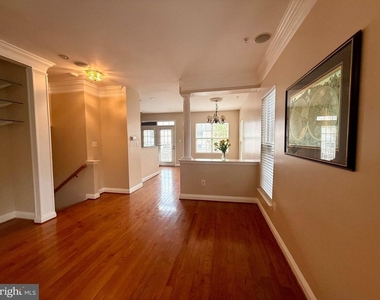 205 Garden View Way - Photo Thumbnail 11