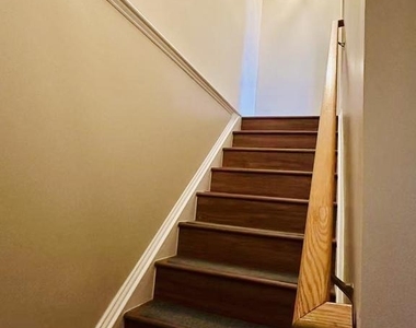 205 Garden View Way - Photo Thumbnail 3