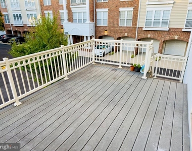 205 Garden View Way - Photo Thumbnail 26