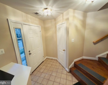205 Garden View Way - Photo Thumbnail 1
