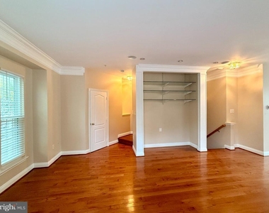 205 Garden View Way - Photo Thumbnail 13
