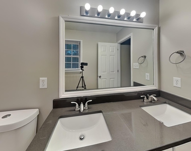 3008 Brittany Drive - Photo Thumbnail 9