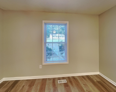 3008 Brittany Drive - Photo Thumbnail 6