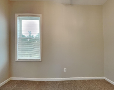 133 Jade Street - Photo Thumbnail 11