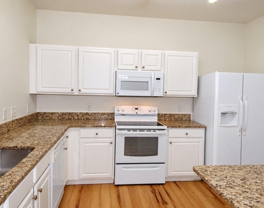 4421 Vienna Crest Drive - Photo Thumbnail 2