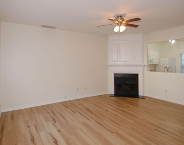 4421 Vienna Crest Drive - Photo Thumbnail 4