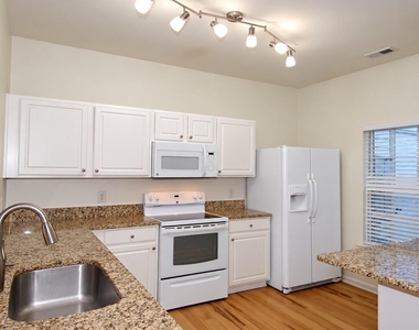 4421 Vienna Crest Drive - Photo Thumbnail 3