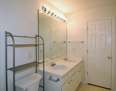 4421 Vienna Crest Drive - Photo Thumbnail 9
