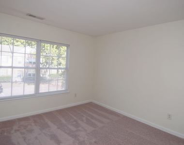 4421 Vienna Crest Drive - Photo Thumbnail 11