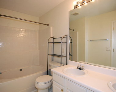 4421 Vienna Crest Drive - Photo Thumbnail 10