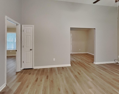 125 Pinto Lane - Photo Thumbnail 1