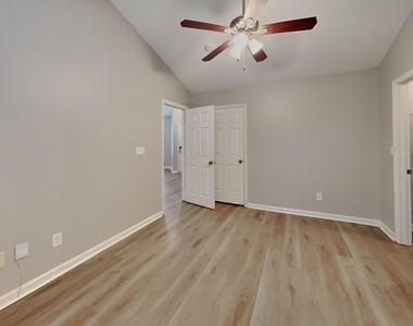 125 Pinto Lane - Photo Thumbnail 4