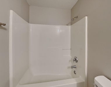 125 Pinto Lane - Photo Thumbnail 12