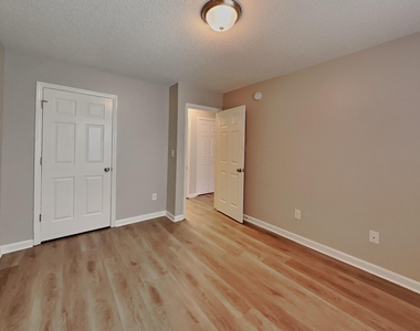 125 Pinto Lane - Photo Thumbnail 10