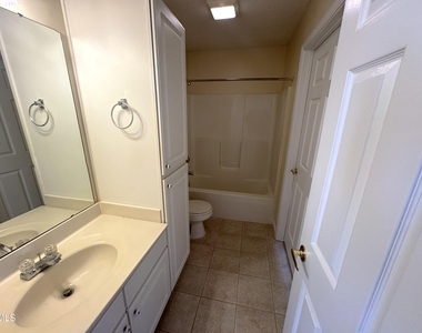 2521 Gordon Glen Court - Photo Thumbnail 18