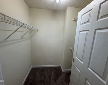 2521 Gordon Glen Court - Photo Thumbnail 9