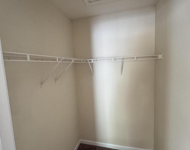 2521 Gordon Glen Court - Photo Thumbnail 17