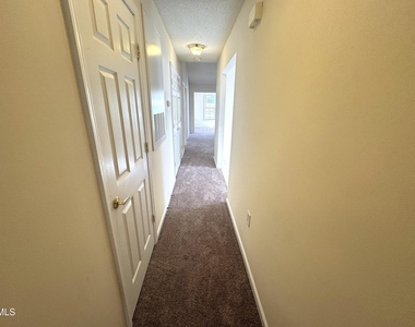 2521 Gordon Glen Court - Photo Thumbnail 5