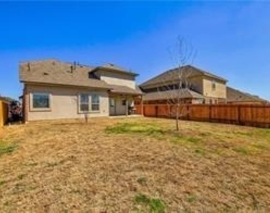 144 Pine Island Ln - Photo Thumbnail 27