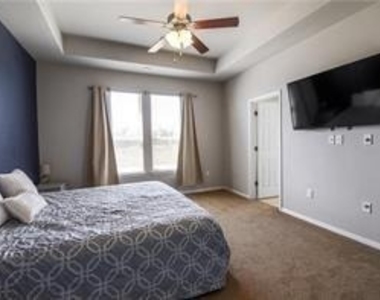144 Pine Island Ln - Photo Thumbnail 13