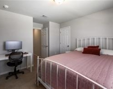 144 Pine Island Ln - Photo Thumbnail 20