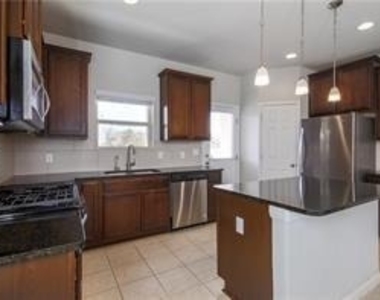 144 Pine Island Ln - Photo Thumbnail 9