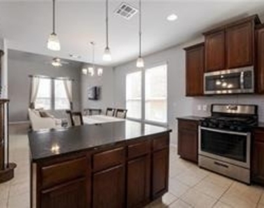 144 Pine Island Ln - Photo Thumbnail 12