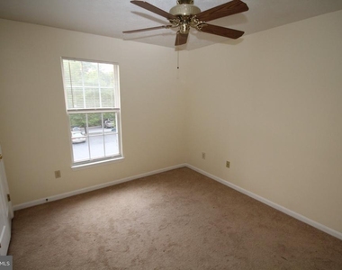1002 Jessicas Court - Photo Thumbnail 11