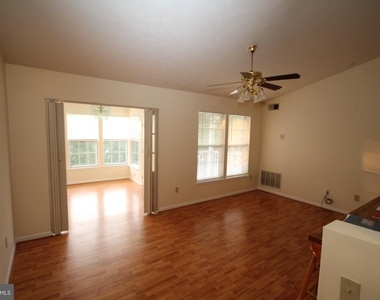 1002 Jessicas Court - Photo Thumbnail 1