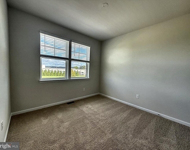 345 Ensemble Way - Photo Thumbnail 24