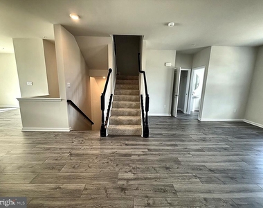 345 Ensemble Way - Photo Thumbnail 12