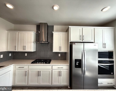 345 Ensemble Way - Photo Thumbnail 7