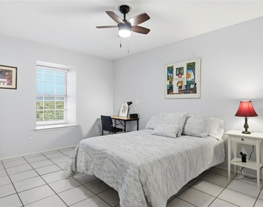 2425 Ashdale Dr - Photo Thumbnail 8