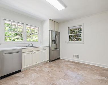 1209 Roosevelt Drive - Photo Thumbnail 2