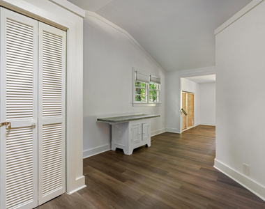 1209 Roosevelt Drive - Photo Thumbnail 8