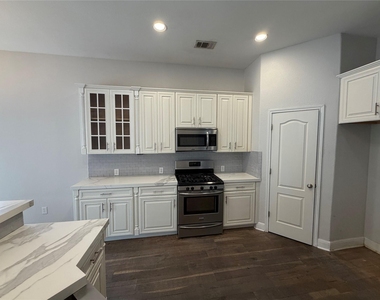 207 Arrowhead Trl - Photo Thumbnail 6