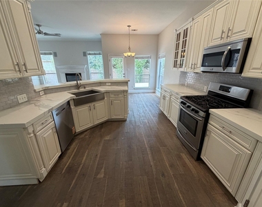 207 Arrowhead Trl - Photo Thumbnail 5